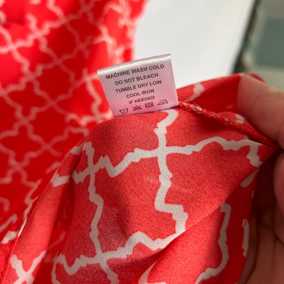 Tacera Bright Coral and White geo print sleevless top - Picture 5 of 9